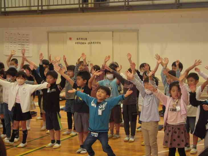 ２年生　音楽朝会3.jpg